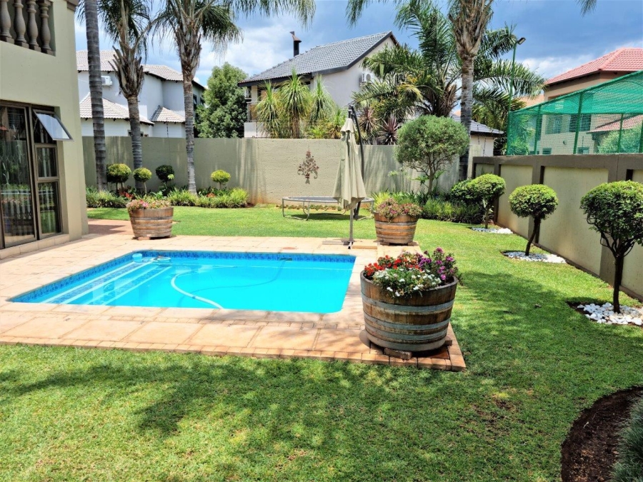 5 Bedroom Property for Sale in Melodie North West